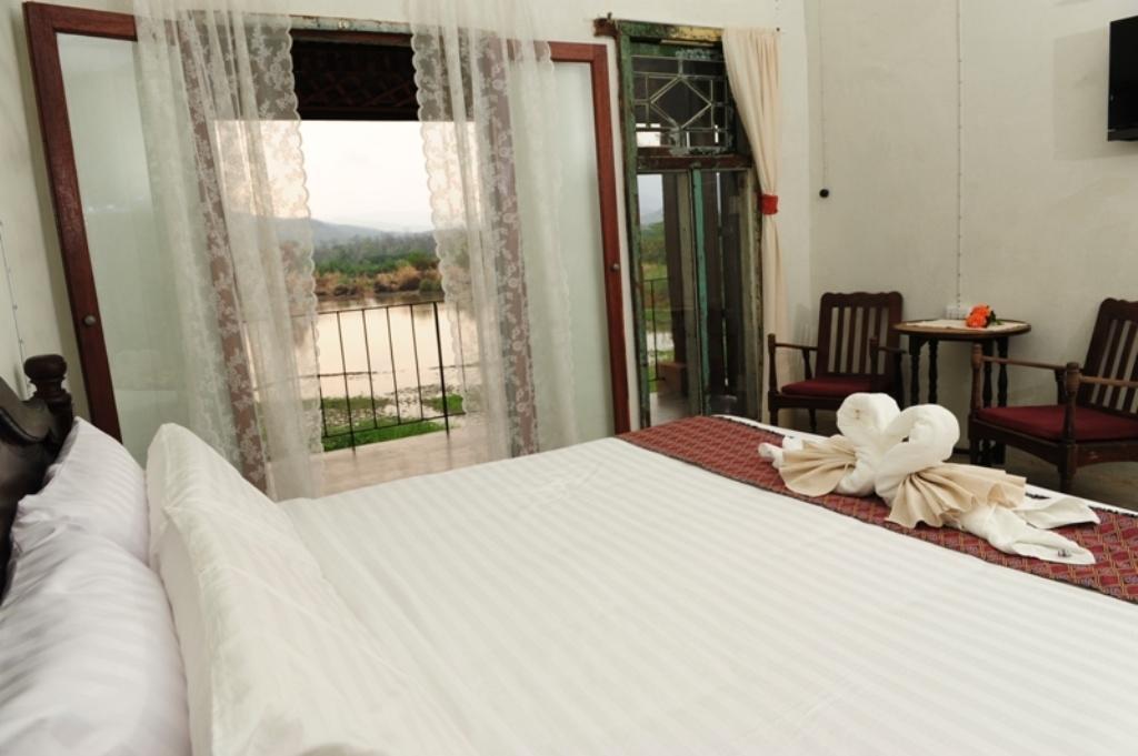 Phu-Anna Eco House Hotel Hot Bagian luar foto